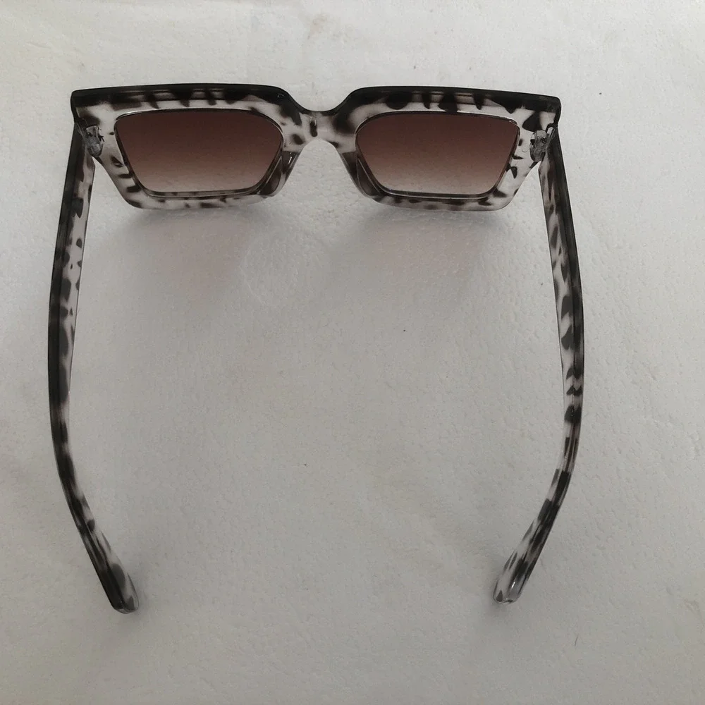 Sunglasses Woman's Fashion LG frame tortoise shell, Black, Ombre Lot of 3 NWOT